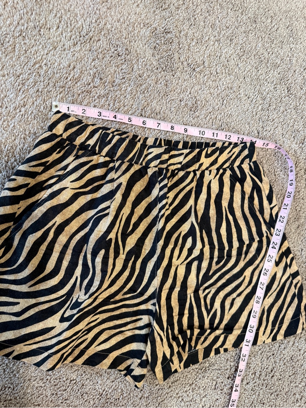 ELIE ELIE TAHARI Tiger Print 100% Linen shorts size small - Picture 4 of 16